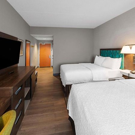 Hampton Inn Nanuet Exterior photo
