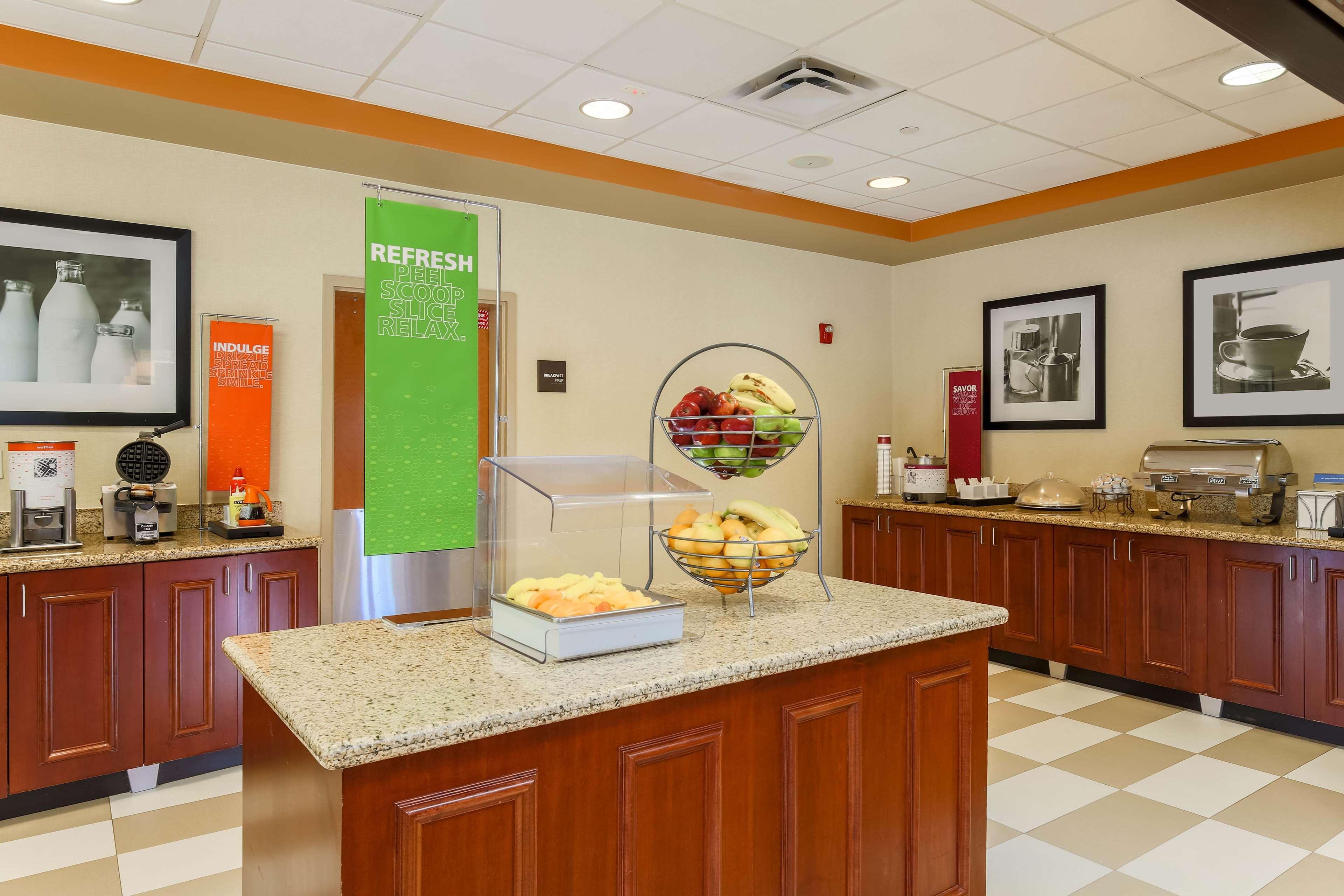 Hampton Inn Nanuet Exterior photo