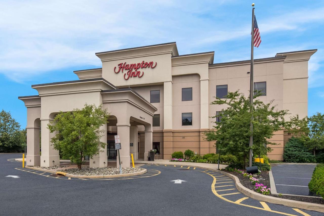 Hampton Inn Nanuet Exterior photo