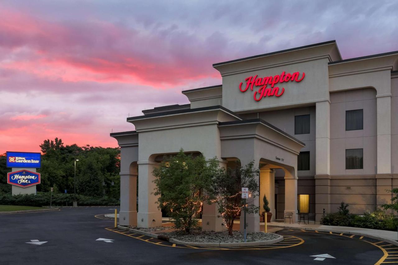 Hampton Inn Nanuet Exterior photo