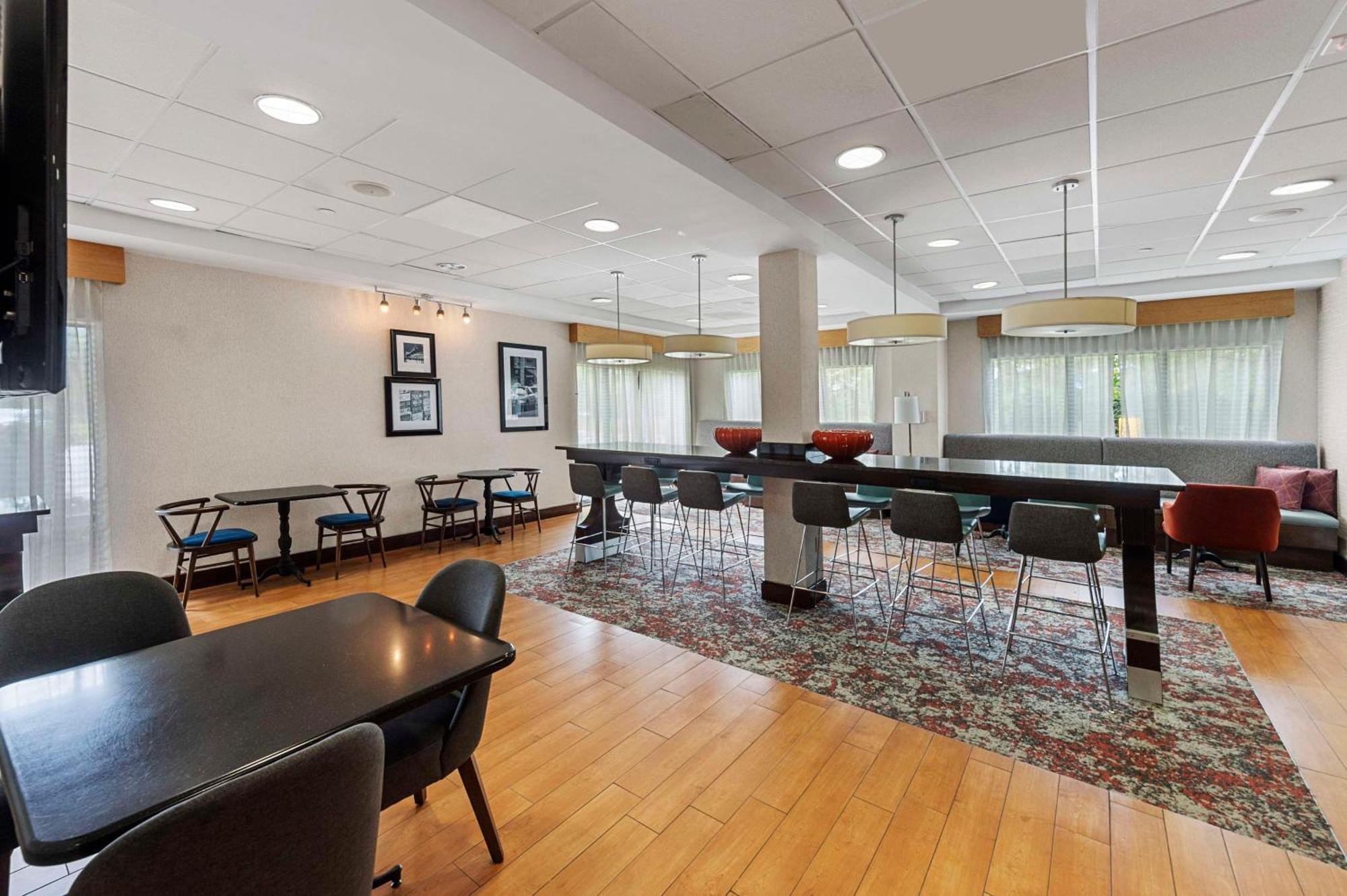 Hampton Inn Nanuet Exterior photo