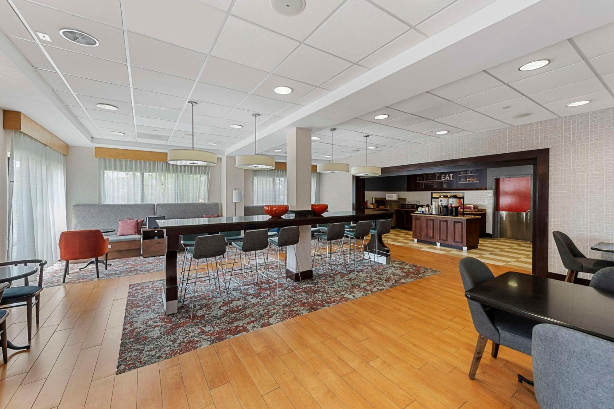 Hampton Inn Nanuet Exterior photo